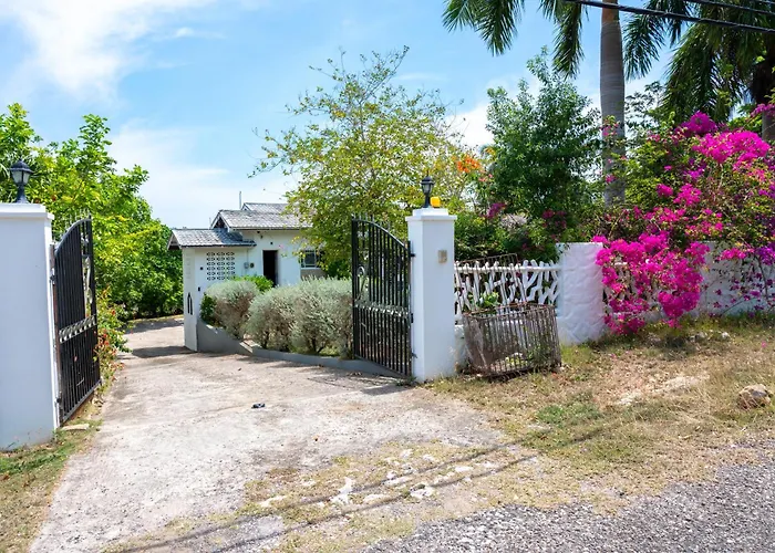 The Carhampton Gasthuis Montego Bay